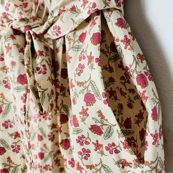 New Gal Meets Glam Floral print Jumpsuit Puff Sleeve Tie Belt Size 2 - Picture 9 of 15